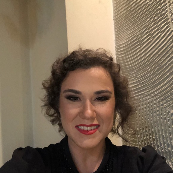 Profile Picture of Stephanie Bartfeld (@2jv5rebines) on Poshmark