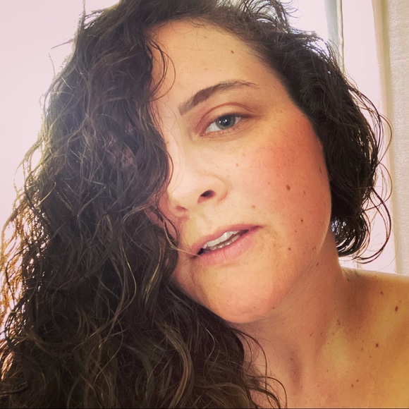 Profile Picture of Lacy Brayshaw (@lacygem) on Poshmark