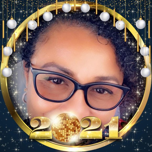 Profile Picture of Candida Dorsey (@lolli92) on Poshmark