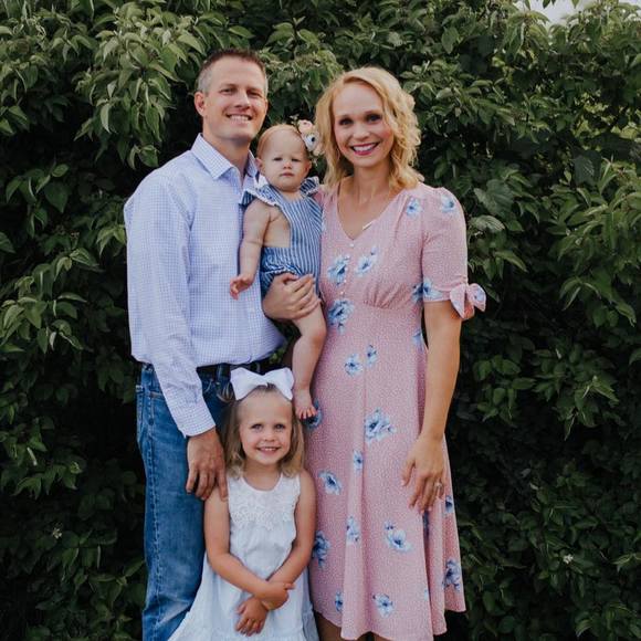Profile Picture of Sarah Tiggemann (@sarahtigg) on Poshmark