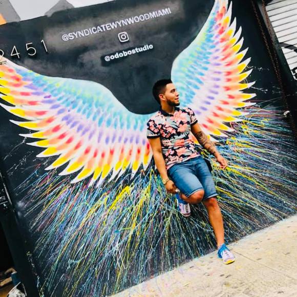 Profile Picture of Daniel Barrera (@daniel_barrera) on Poshmark