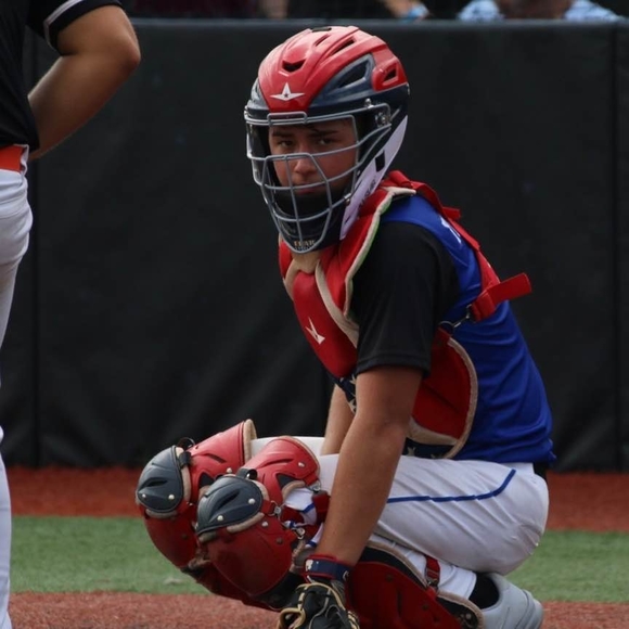 Profile Picture of Amy Becerra (@martyandlouise) on Poshmark