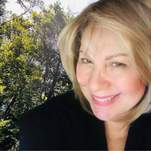 Profile Picture of Dinorah Rivas (@dinorahcrivas) on Poshmark