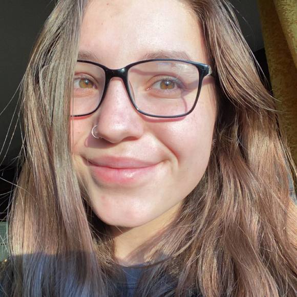 Profile Picture of Cadie Carter (@cadie_carter) on Poshmark
