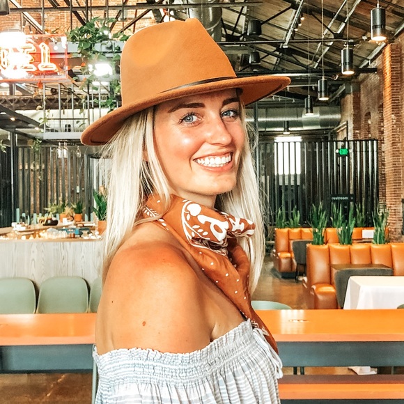 Profile Picture of Jillian Smith (@jilliansmith240) on Poshmark