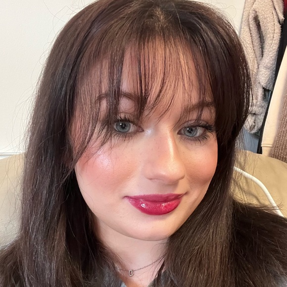 Profile Picture of Catie Ruschmeyer (@caties_corner) on Poshmark