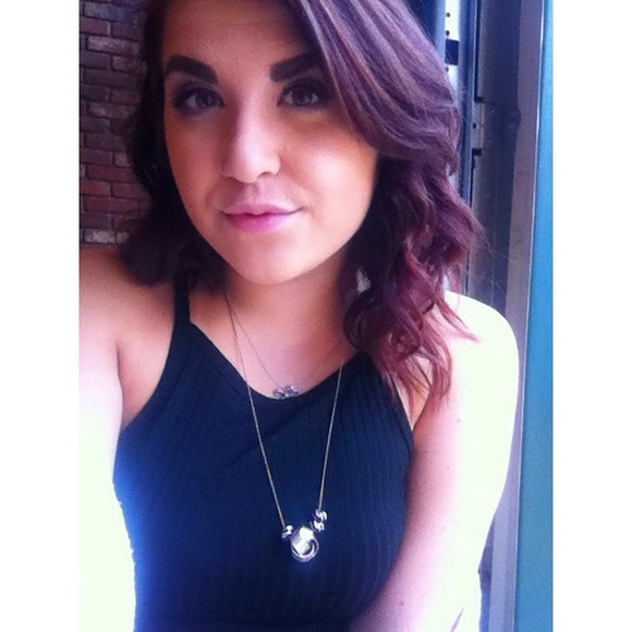 Profile Picture of Brenna Kiray (@brennax19) on Poshmark