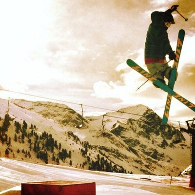 Profile Picture of Mike Parrott (@Thirdhandg4in) on Twitter