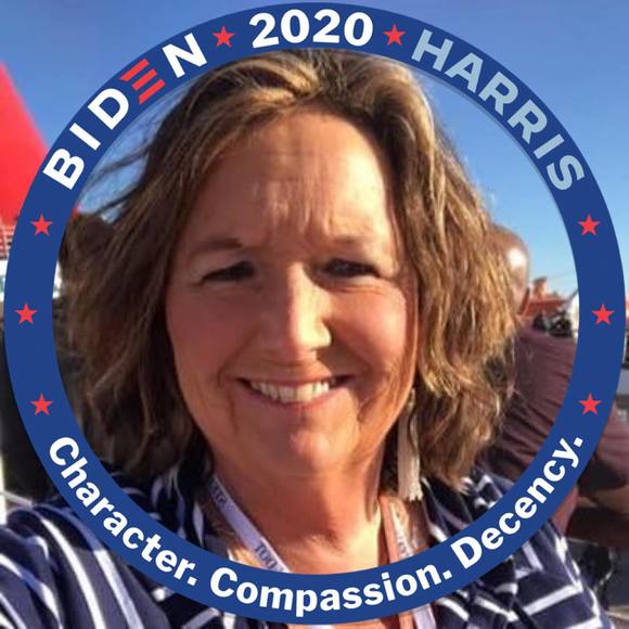 Profile Picture of Mary Hellenbrand (@chandml) on Poshmark