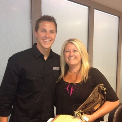 Profile Picture of Kim Walmer (@kimkkmotrsports) on Twitter