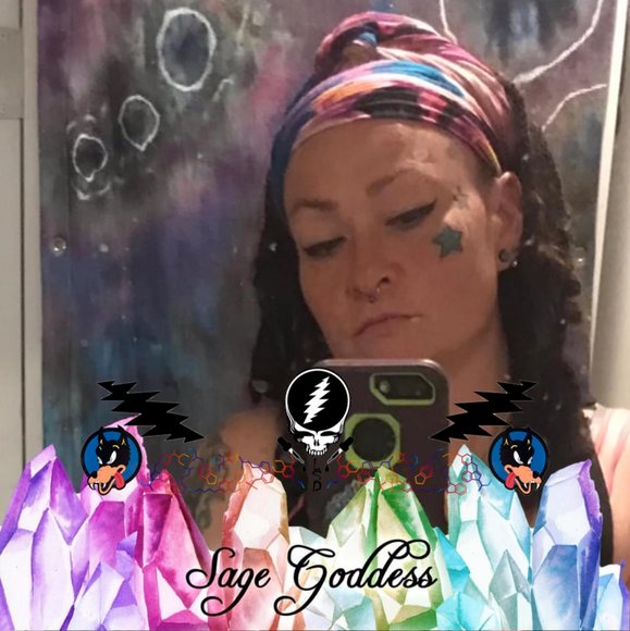 Profile Picture of Robin Rusk (@robinrusk13) on Poshmark
