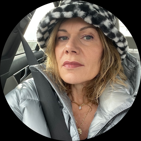 Profile Picture of Erika Koch (@ericakoch1) on Poshmark