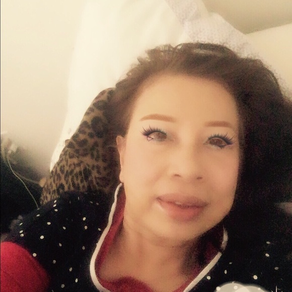 Profile Picture of Alexa Akee (@kittyakee) on Poshmark