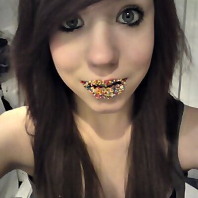 Profile Picture of Julia Krull (@YJuliaY) on Twitter