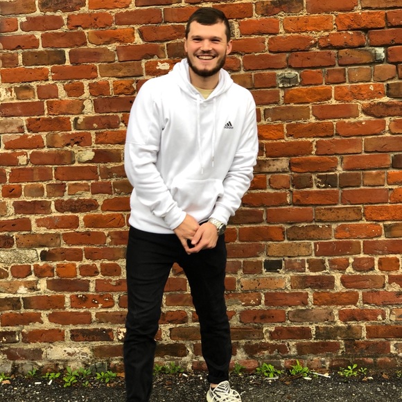 Profile Picture of Ryan Albert (@ryanalbert361) on Poshmark