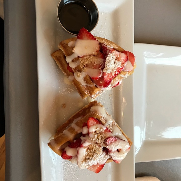 Profile Picture of Hyunjung Kim (@rina0326) on Poshmark