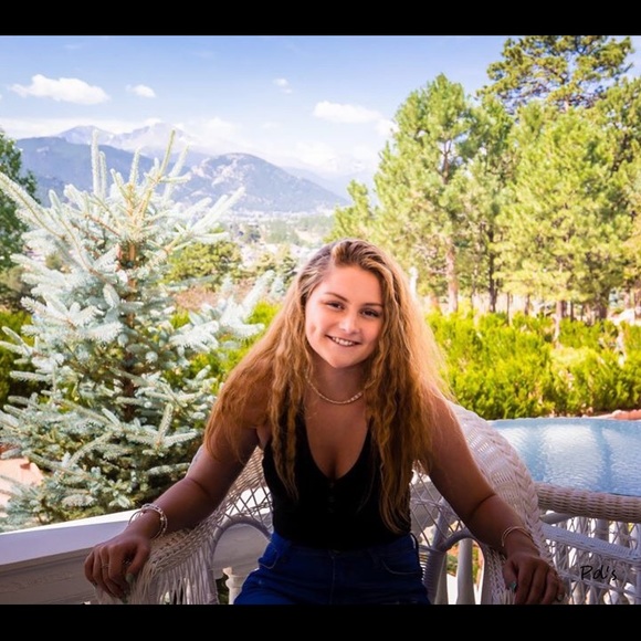 Profile Picture of Sydney Dressor (@sydney_dressor5) on Poshmark