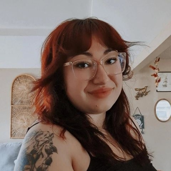 Profile Picture of Keely Moore (@spookycatmama) on Poshmark