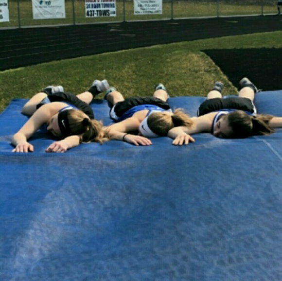 Profile Picture of Katie Duffala (@katieduffalaa) on Poshmark