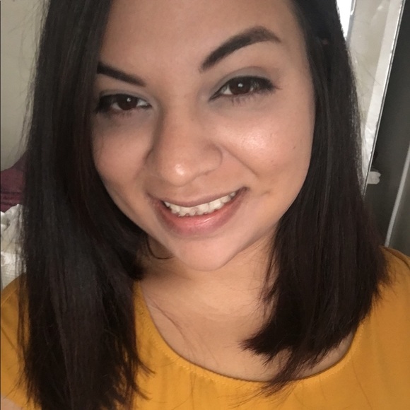 Profile Picture of Leonor Rodriguez (@leonor116) on Poshmark