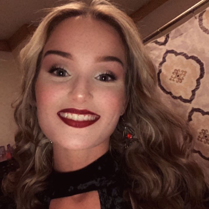 Profile Picture of Helen Sowards (@nicole81020) on Tiktok