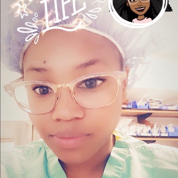 Profile Picture of Athena Thomas (@theenabeena215) on Poshmark