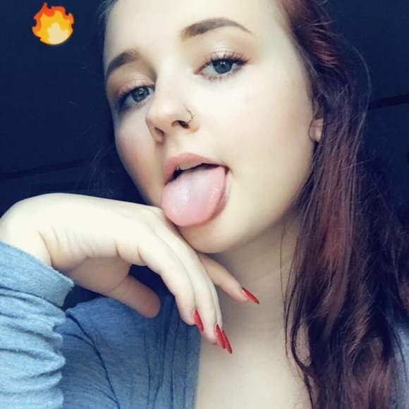 Profile Picture of Haylei Sarnowski (@issahaylei) on Poshmark