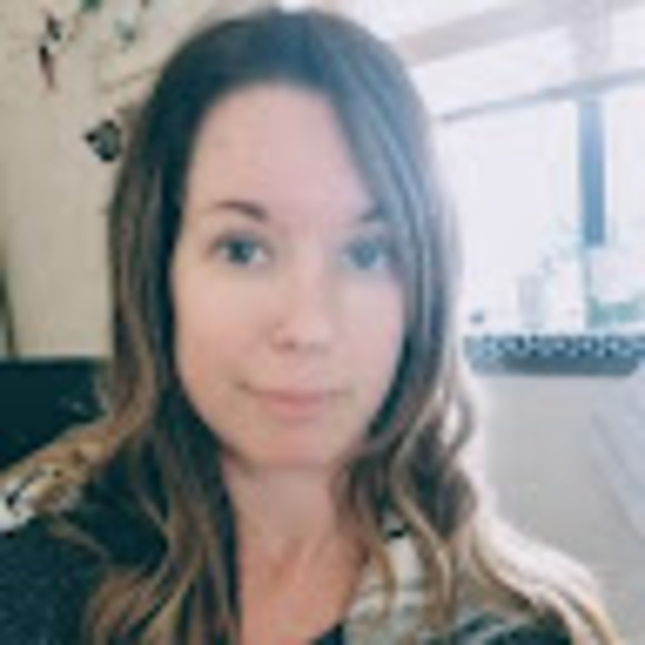 Profile Picture of Amanda Sulkowski (@asulkowski440) on Poshmark