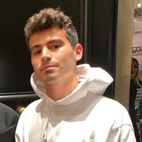 Tyler Makras - Poshmark Profile Picture of Tyler Makras (@tylermakras) on Poshmark