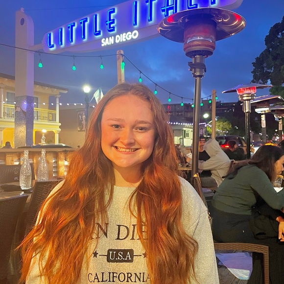 Profile Picture of Kaylee Sumrall (@kayleesumrall) on Poshmark