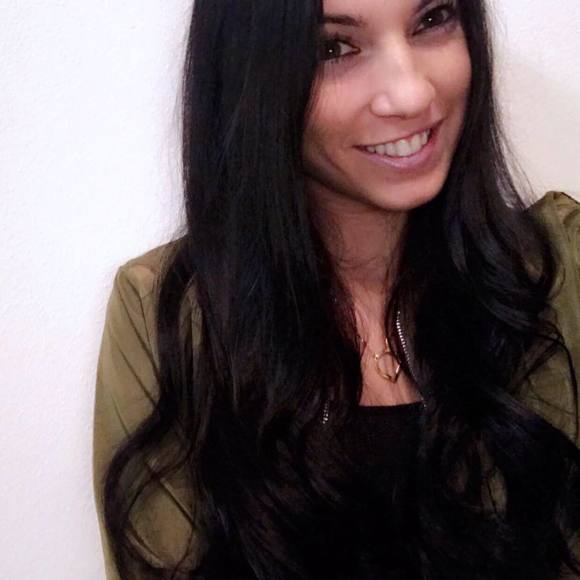 Profile Picture of Brianna Pizzuto (@briannapizz) on Poshmark