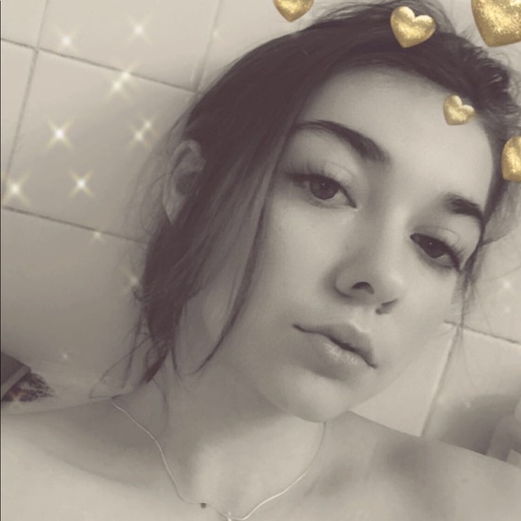 Profile Picture of Devyn Perez (@devynperez) on Poshmark
