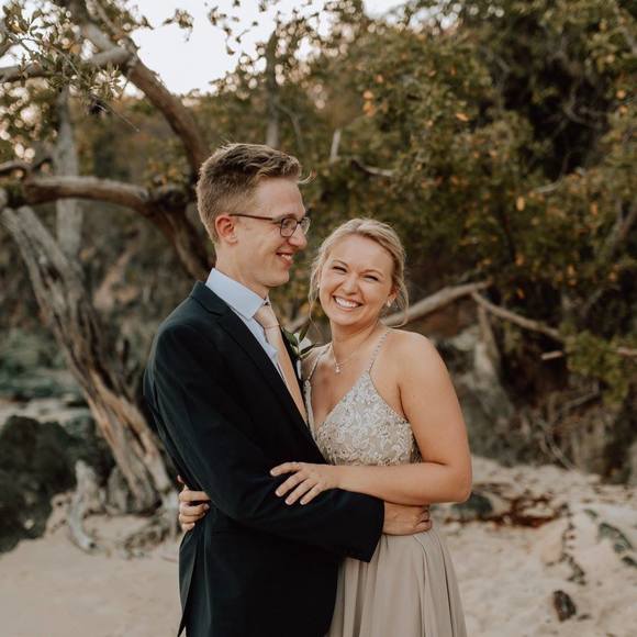 Profile Picture of Anna Kunkel (@annakunkel) on Poshmark