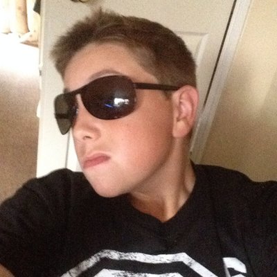 Profile Picture of Daniel Henshaw (@danieljhenshaw) on Twitter