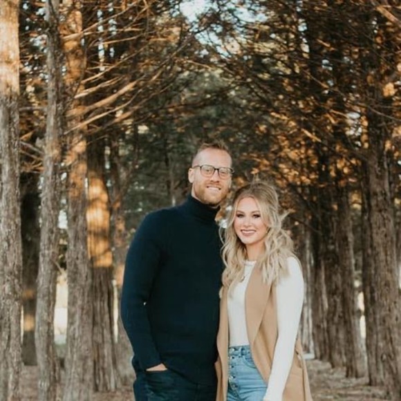 Profile Picture of Dustin Engelken (@engelkend) on Poshmark