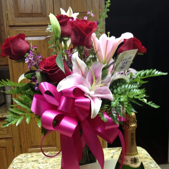 Profile Picture of Joellyn Creamer (@jcreamer) on Poshmark