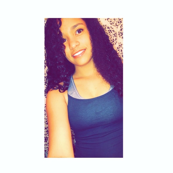 Profile Picture of Celeste Smith (@celeste_s8) on Poshmark