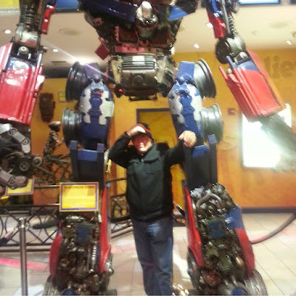 Profile Picture of Guillermo Garzon (@jggrgarzon) on Poshmark