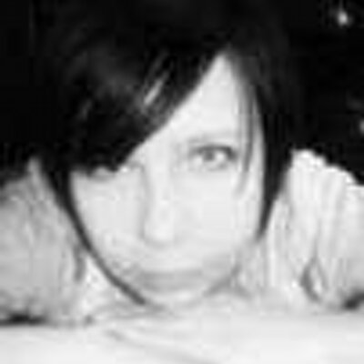 Profile Picture of Yolanda Small (@UTUBELVRRS) on Twitter