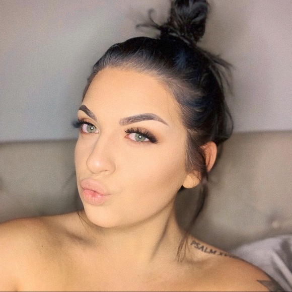 Profile Picture of Miisa Swartley (@miisas) on Poshmark