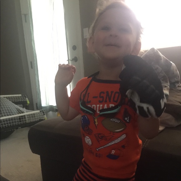 Profile Picture of John Borders (@pandabeer) on Poshmark