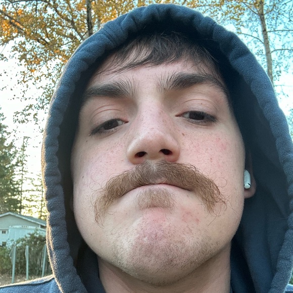 Profile Picture of Nate Rodden (@nateerodden) on Poshmark