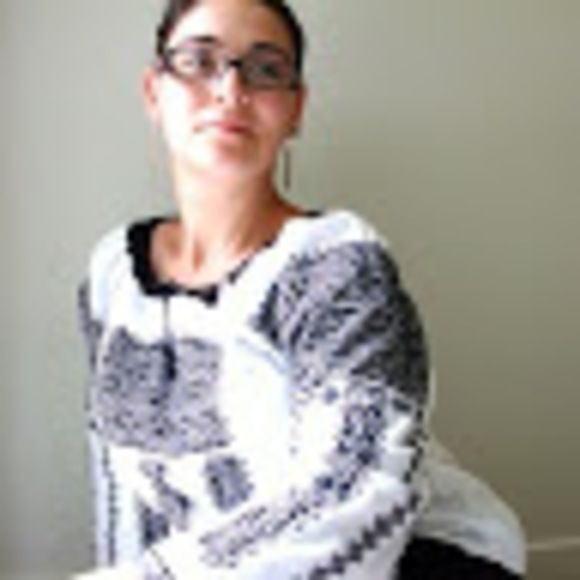 Profile Picture of Lorena Balea-raitz (@balearaitzart) on Poshmark