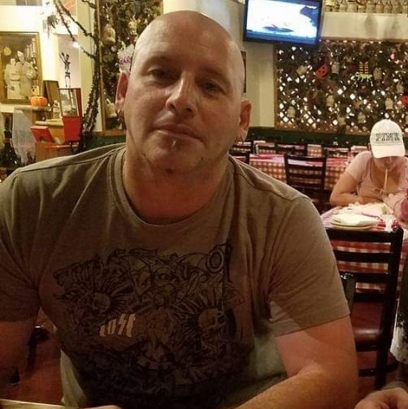 Profile Picture of Jonathan Yowakim (@jyowakim) on Poshmark