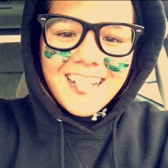 Profile Picture of Shannon Callahan (@shanahan44) on Poshmark