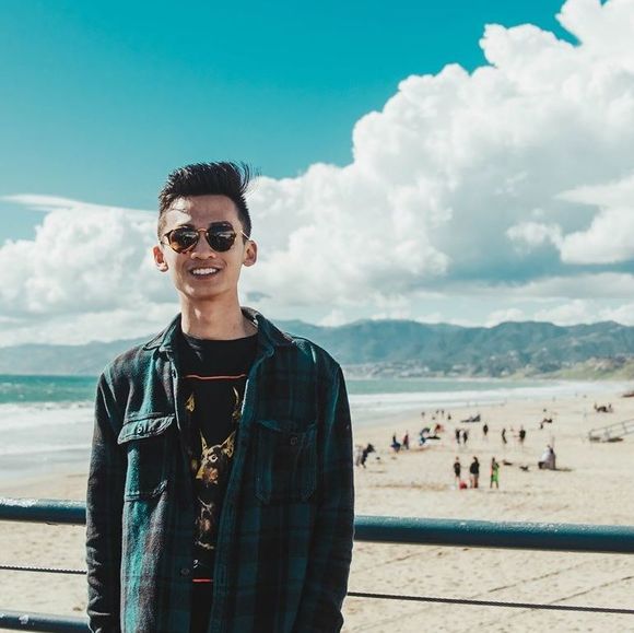 Profile Picture of Kevin Zhou (@kevmkzhou) on Poshmark