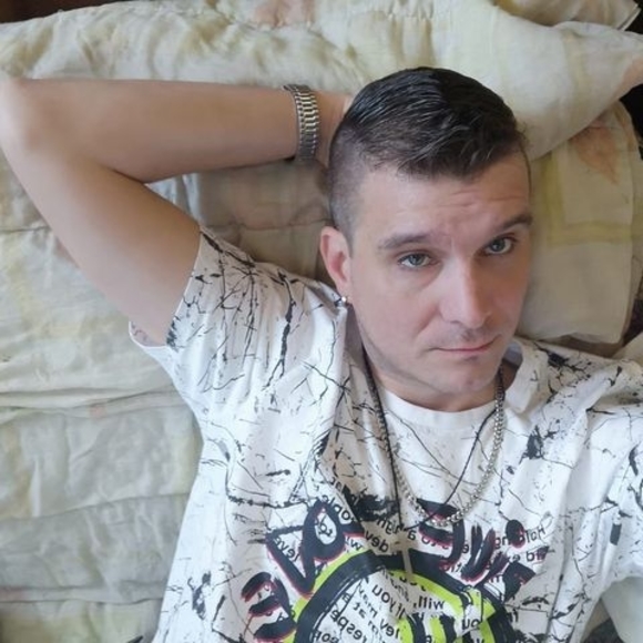 Profile Picture of Gabriel Murray (@gabriel_murray) on Poshmark