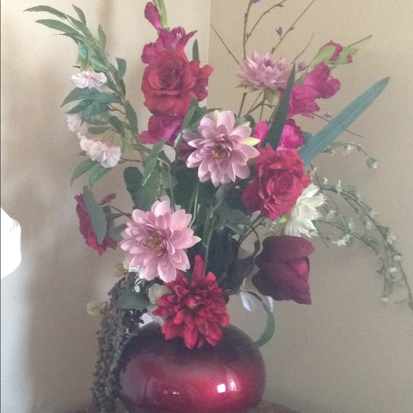 Profile Picture of Linda Balades (@lbalades) on Poshmark