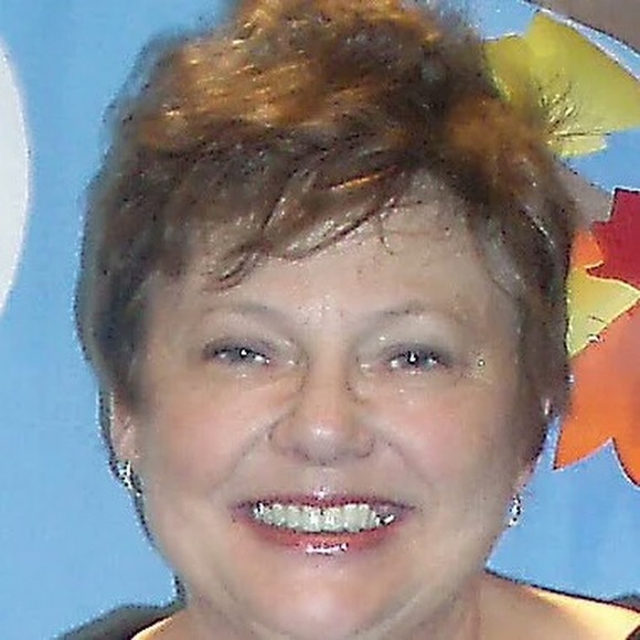 Profile Picture of Susan Palmer (@susanpalmer1) on Poshmark