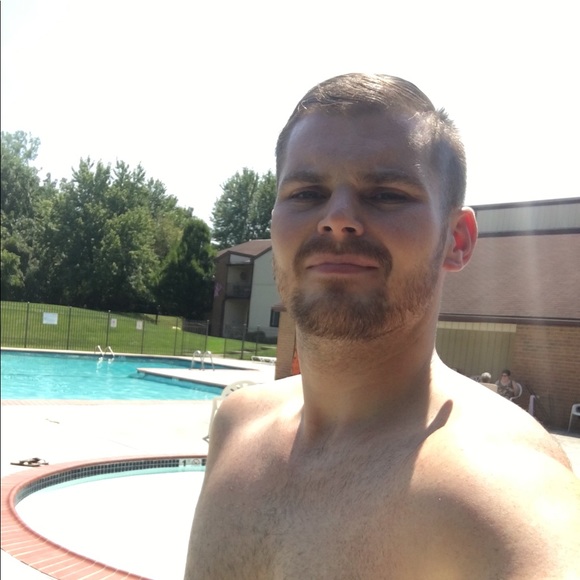 Profile Picture of Ian Sullivan (@theion73) on Poshmark